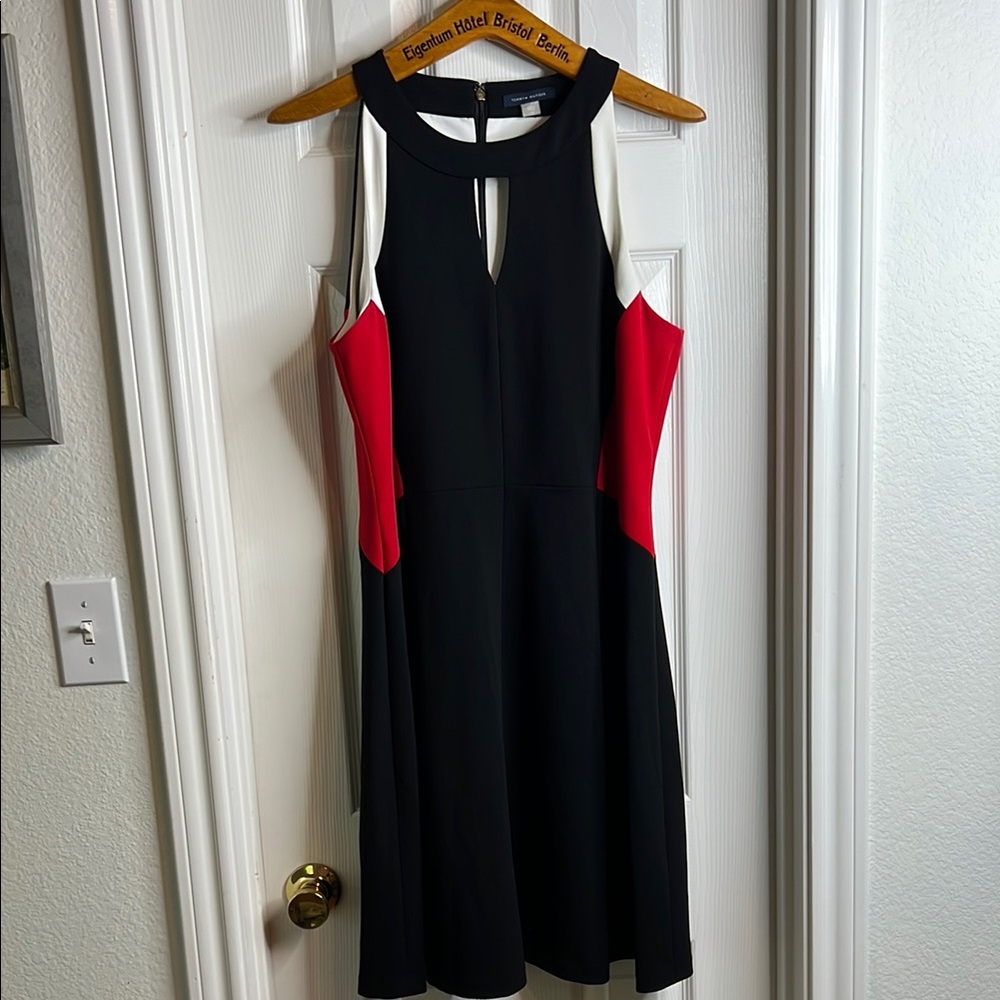 Chic Black and Red Sleeveless Dress
